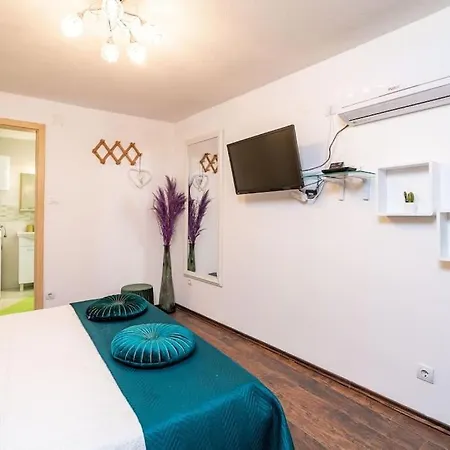 Apartman Plaza In The Centre *