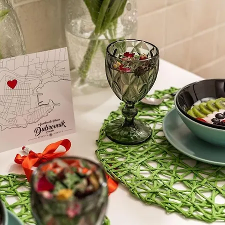 Plaza In The Centre *