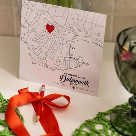 Plaza In The Centre 아파트 *