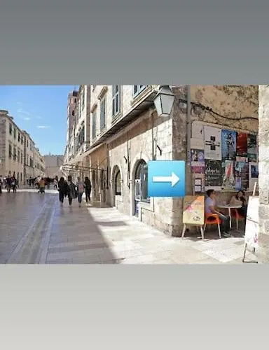 Plaza In The Centre